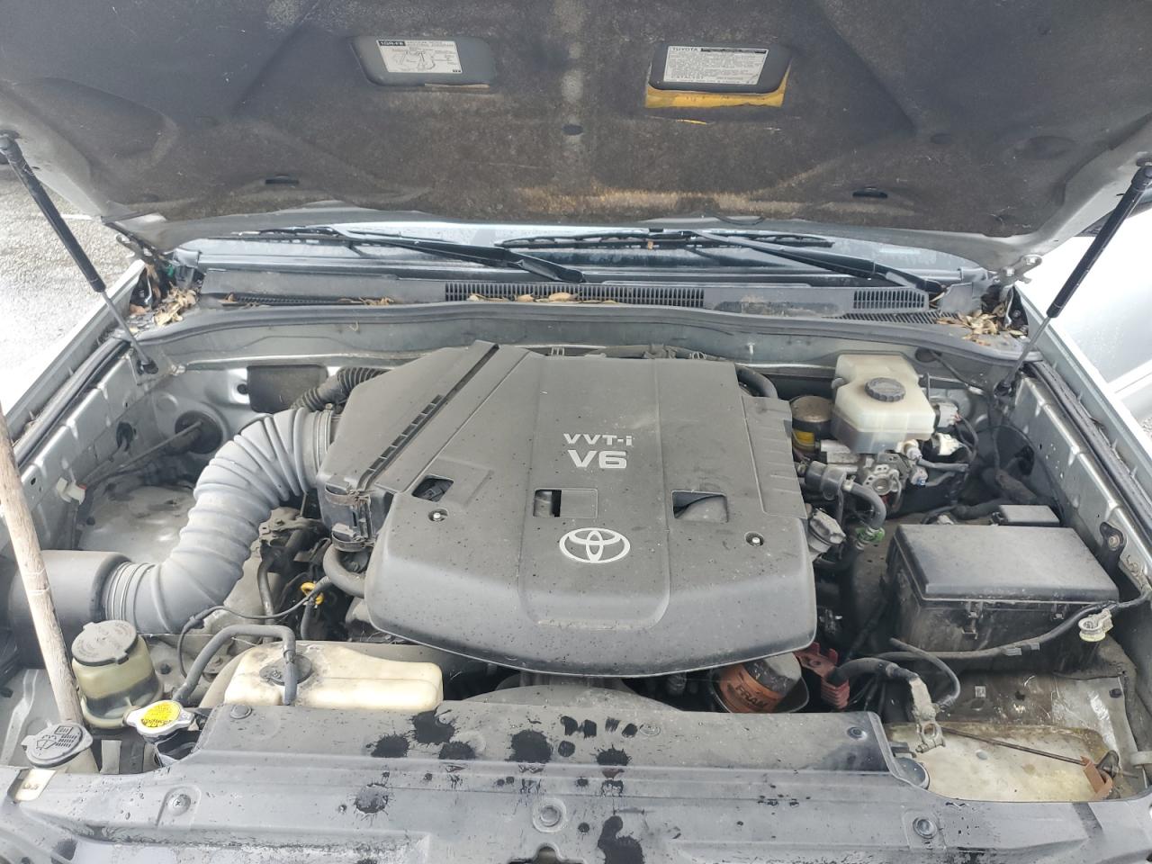 2004 Toyota 4Runner - Image 12