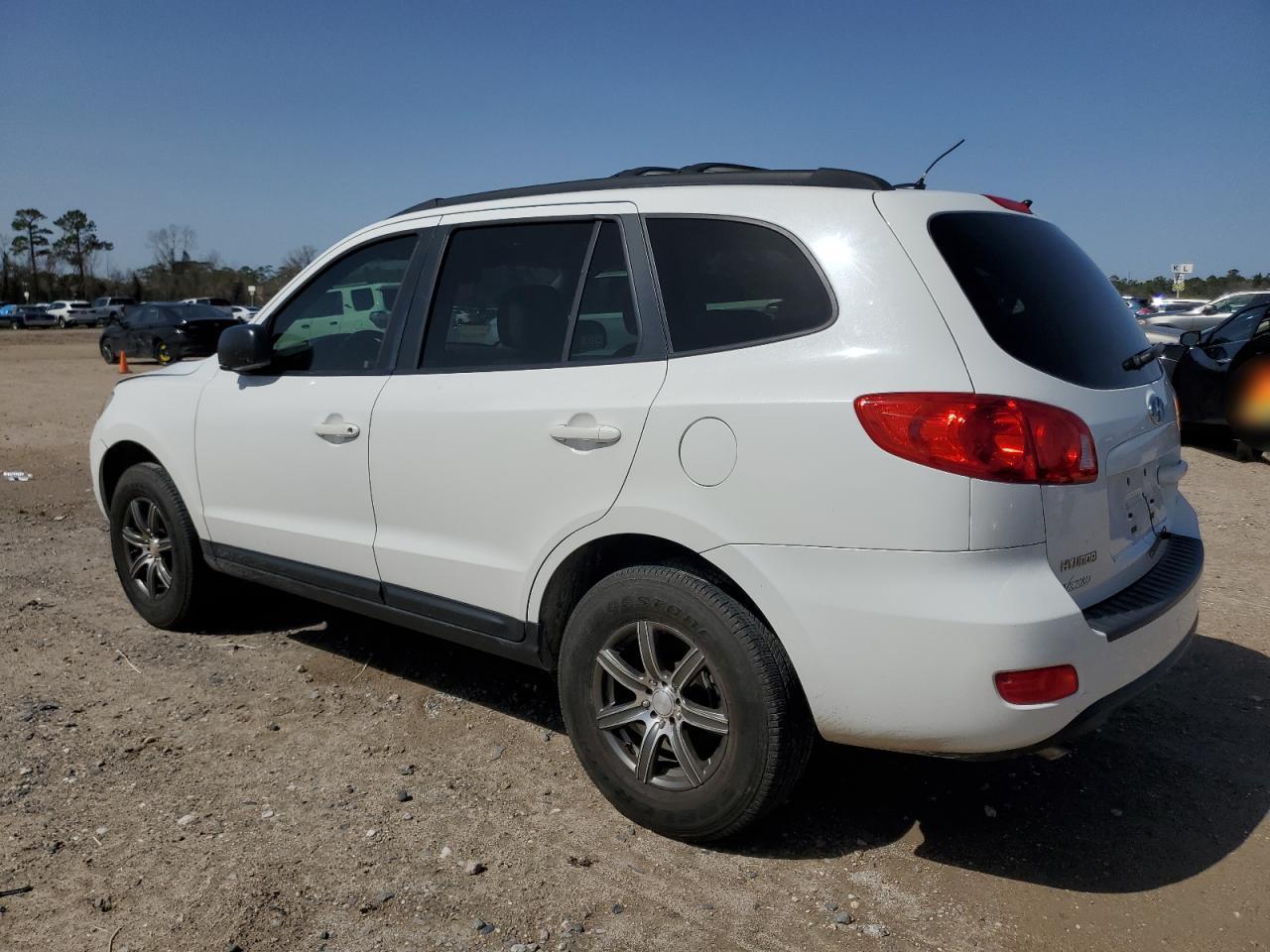2009 Hyundai Santa Fe - Image 2