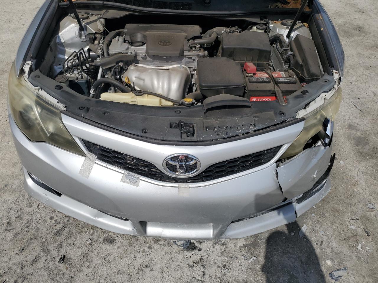 2012 Toyota Camry - Image 11