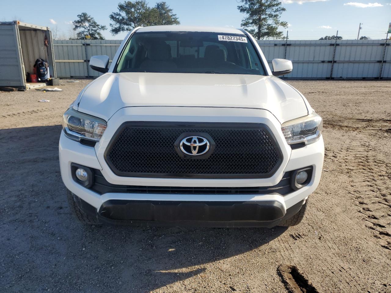 2016 Toyota Tacoma - Image 5