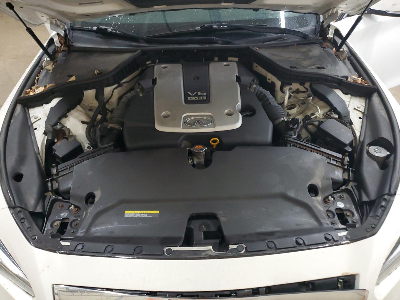 2015 Infiniti Q50 - Image 11