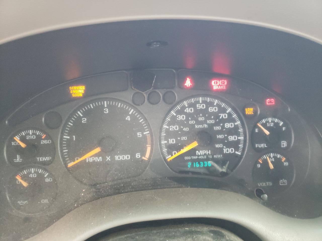 2000 GMC Jimmy - Image 9