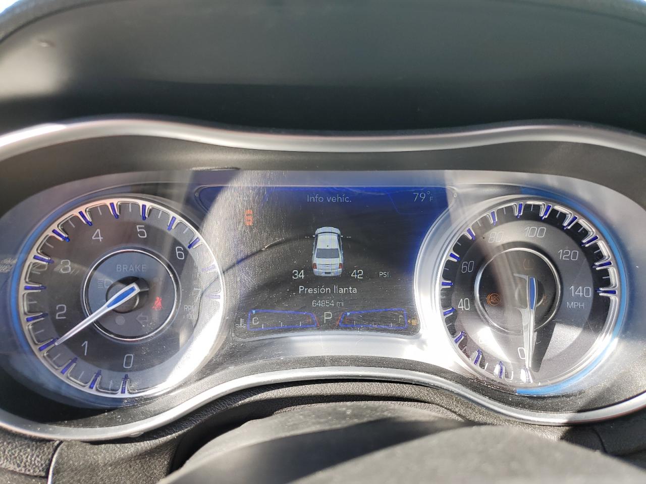 2021 Chrysler 300 - Image 9