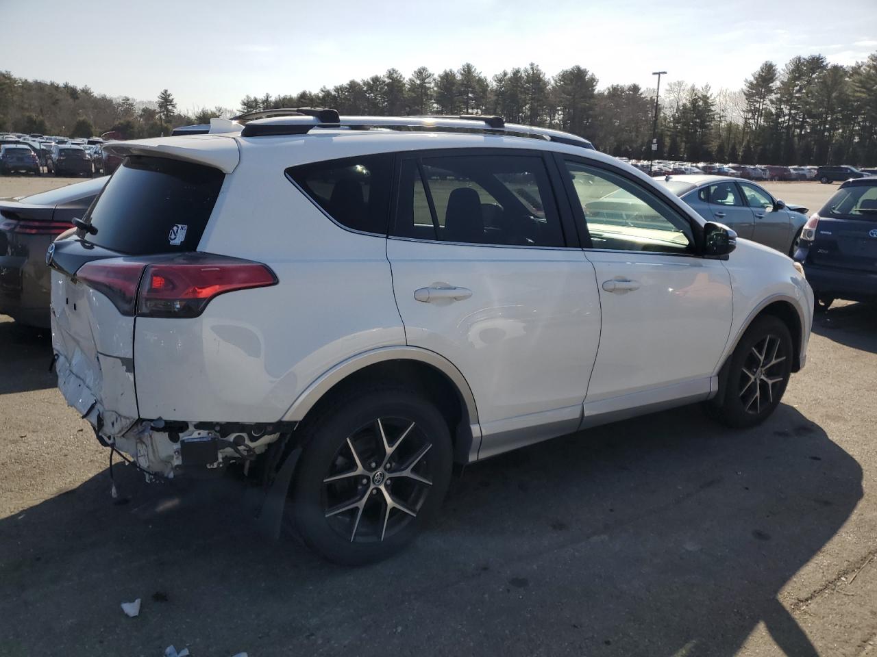 2016 Toyota RAV 4 - Image 3