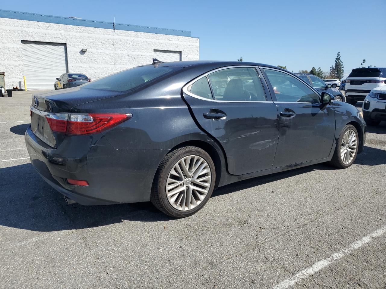 2013 Lexus ES - Image 3