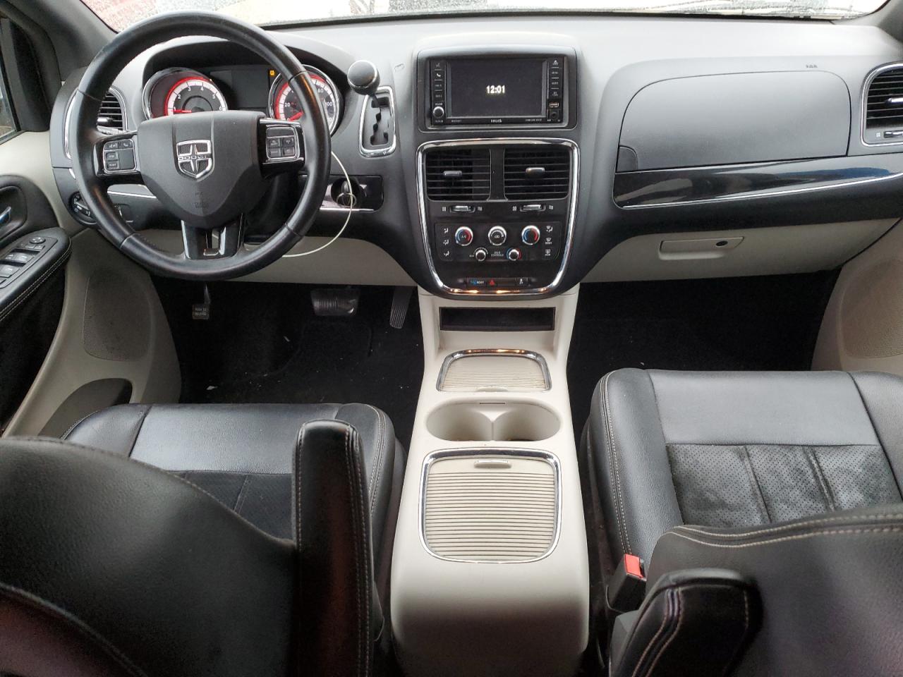 2017 Dodge Caravan - Image 8