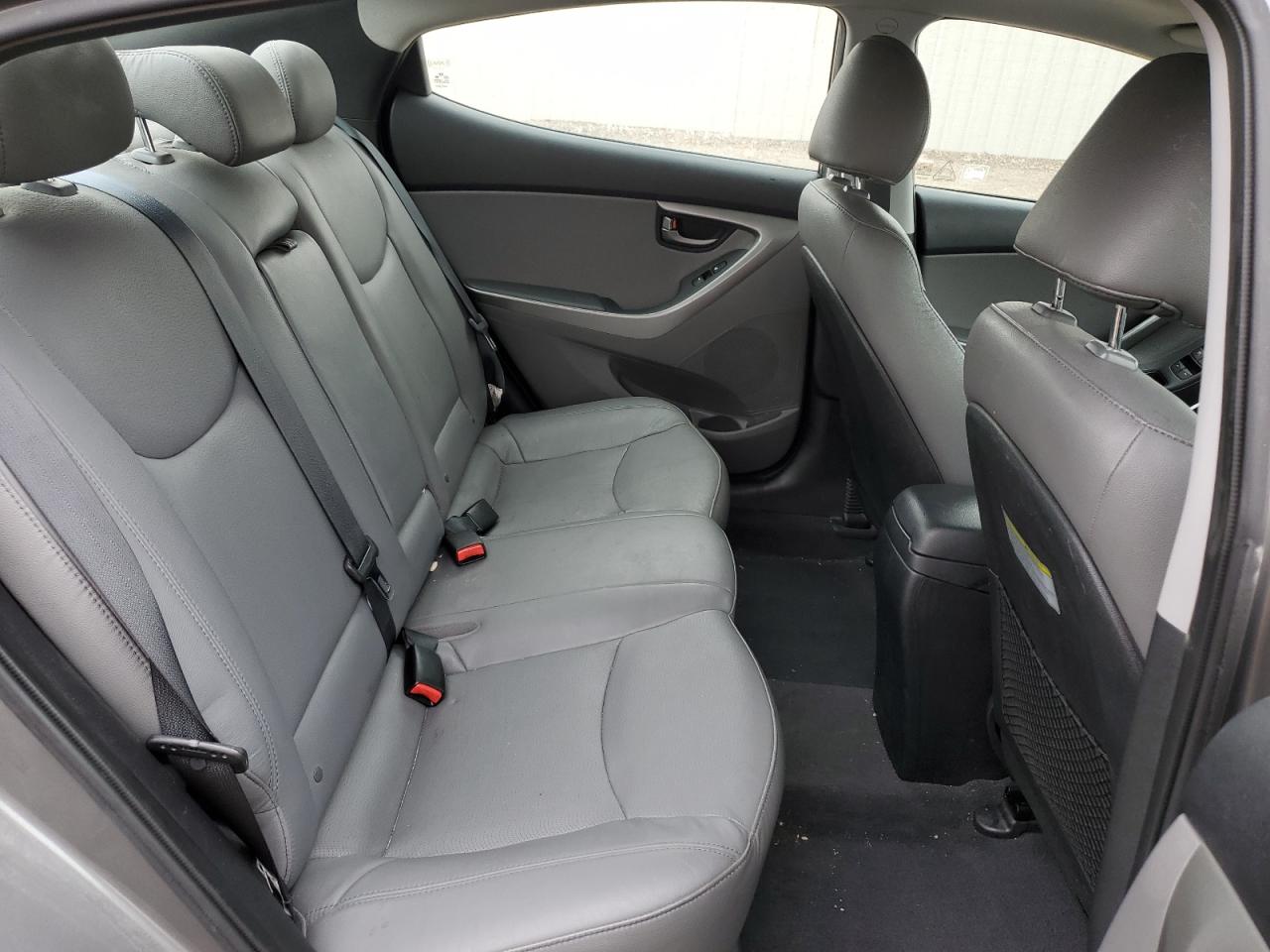 2013 Hyundai Elantra - Image 11
