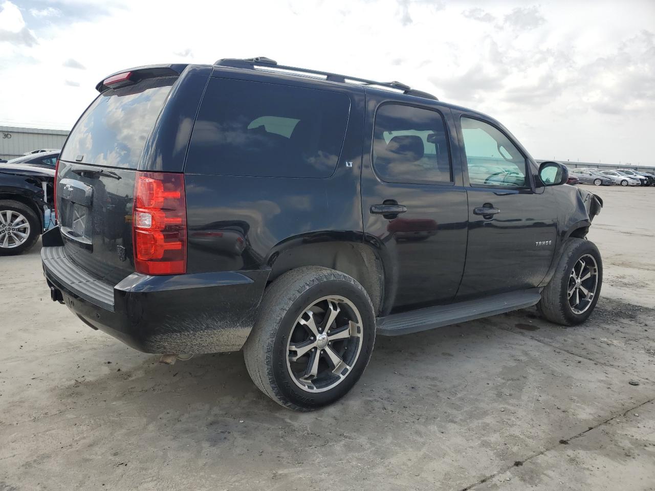 2013 Chevrolet Tahoe - Image 3