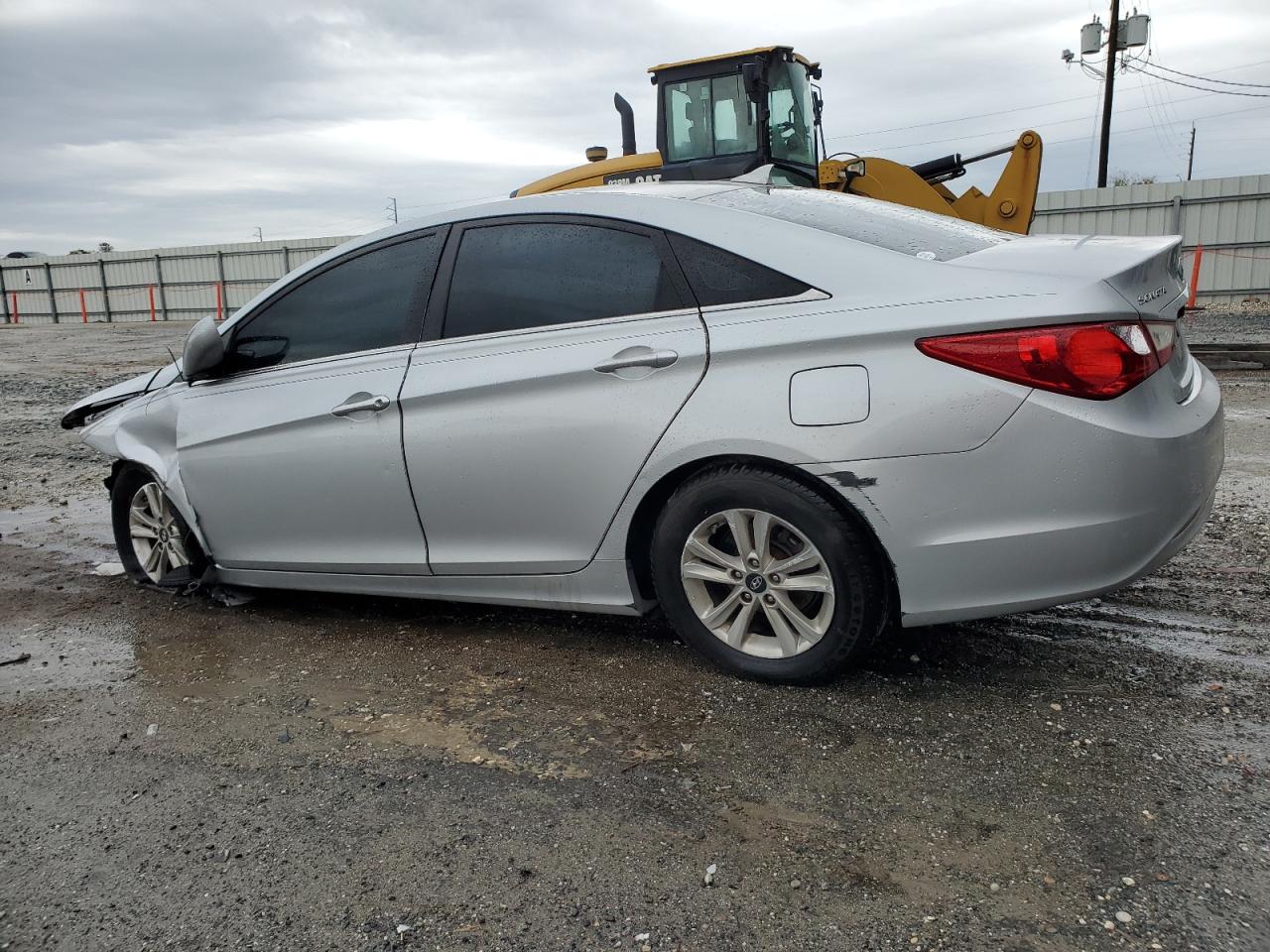 2013 Hyundai Sonata - Image 2