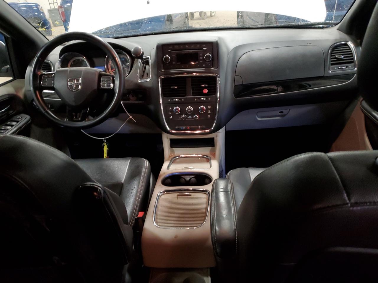 2017 Dodge Caravan - Image 8