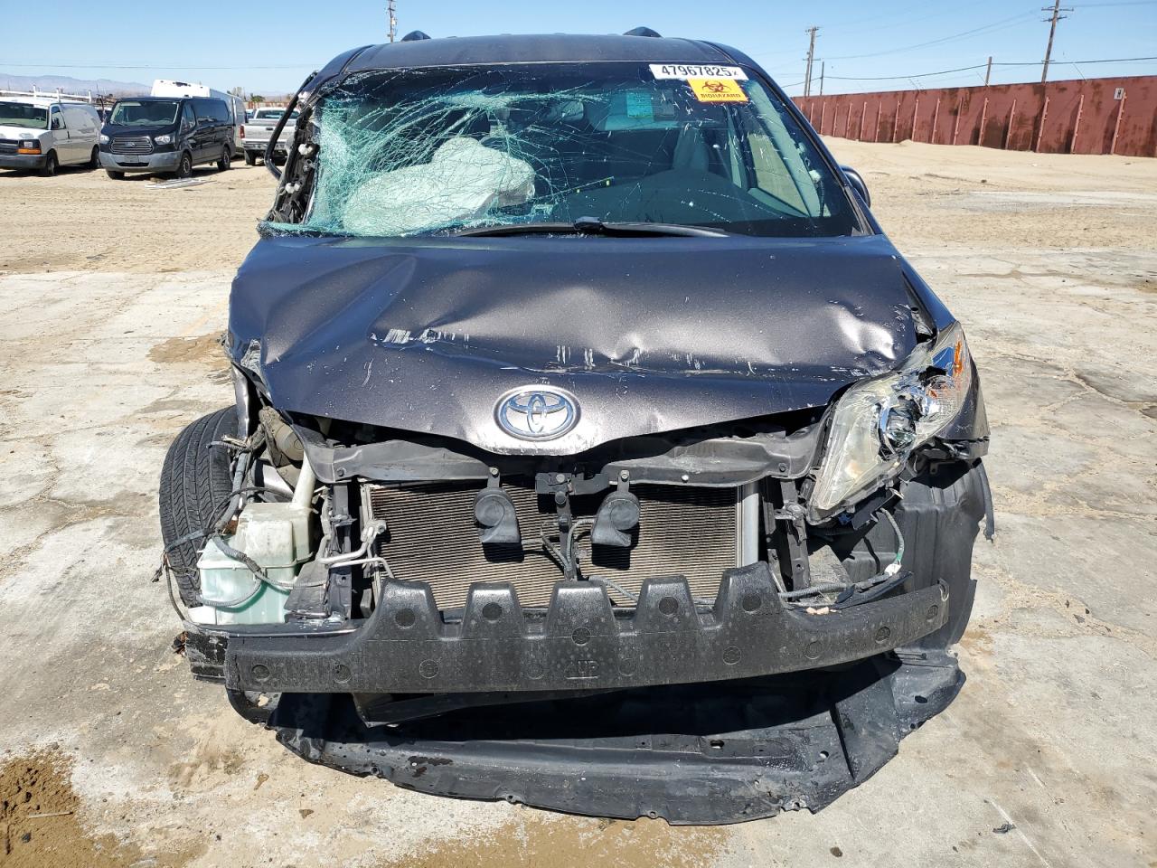 2012 Toyota Sienna - Image 5