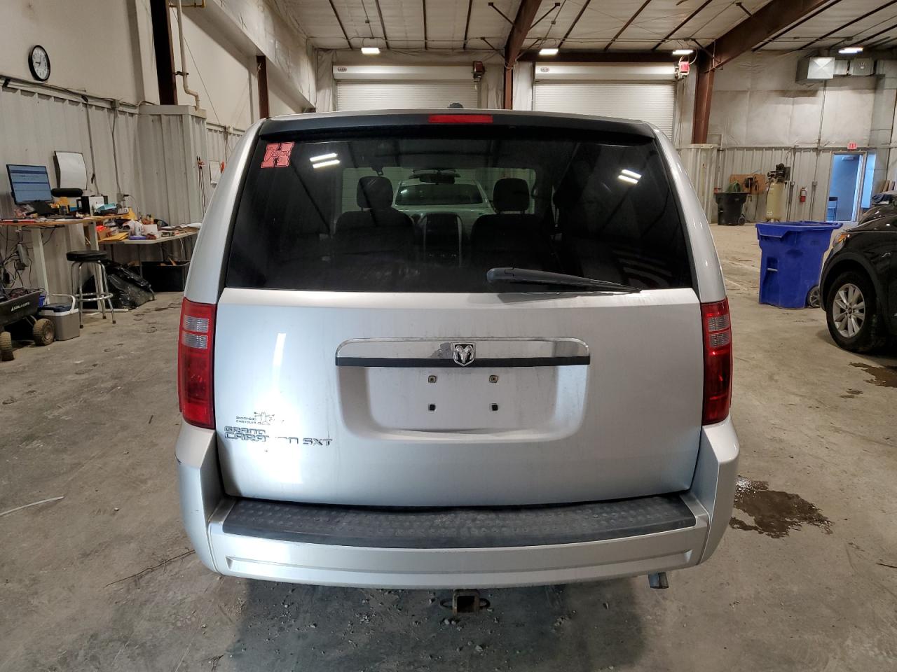 2008 Dodge Caravan - Image 6