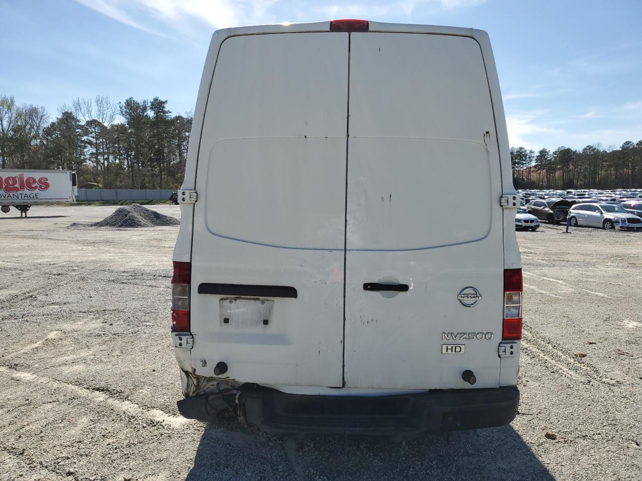 2015 Nissan NV - Image 6