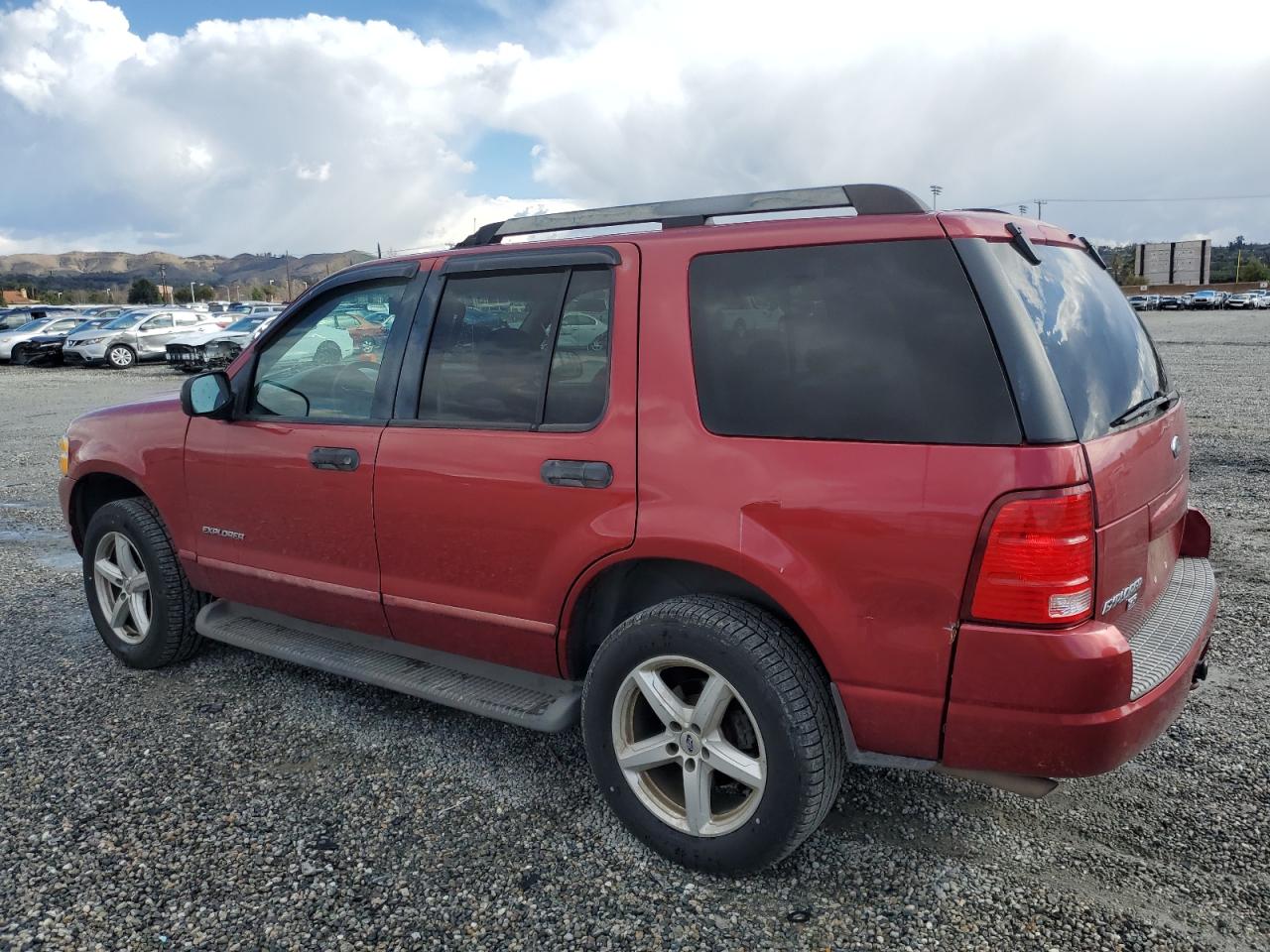 2005 Ford Explorer - Image 2