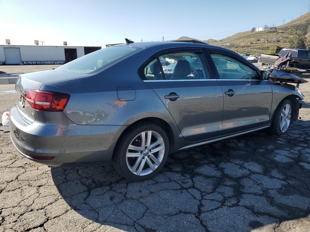 2017 Volkswagen Jetta - Image 3