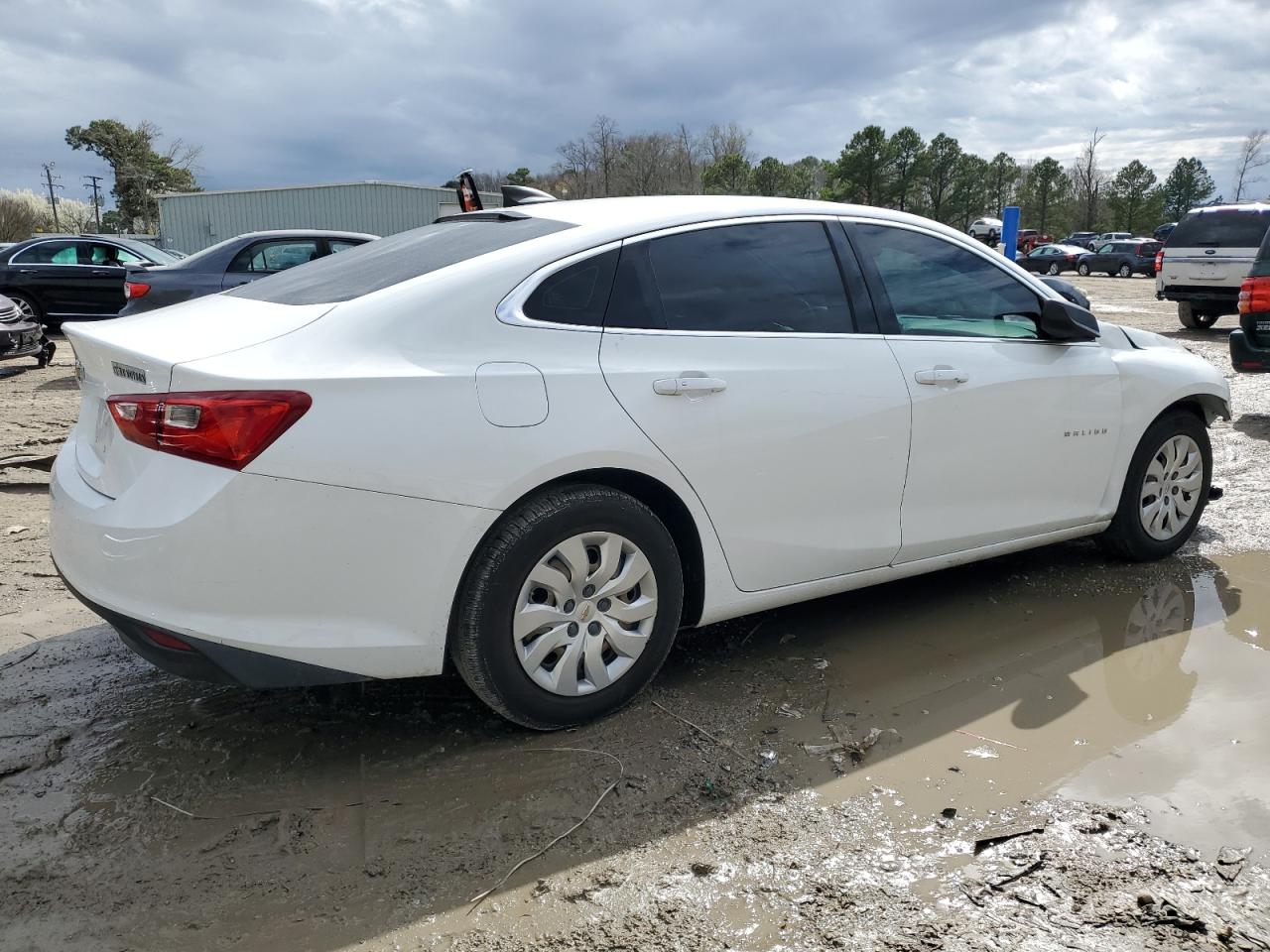 2017 Chevrolet Malibu - Image 3
