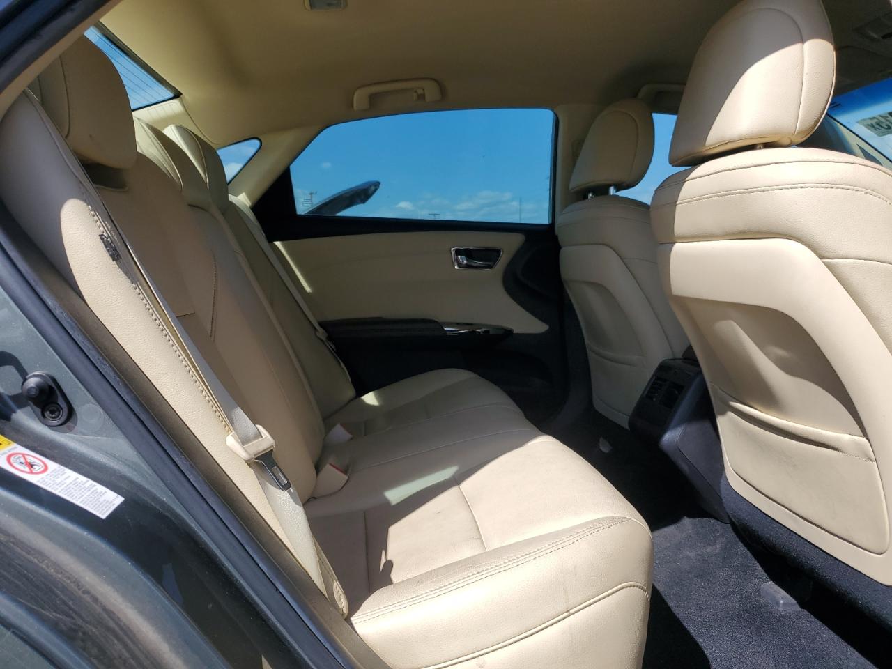 2014 Toyota Avalon - Image 10