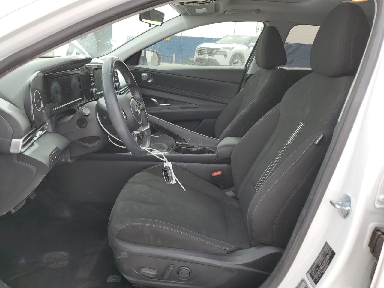 2022 Hyundai Elantra - Image 7