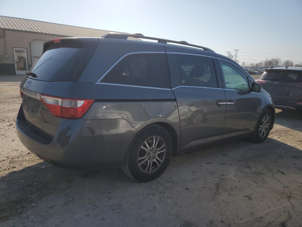 2011 Honda Odyssey - Image 3