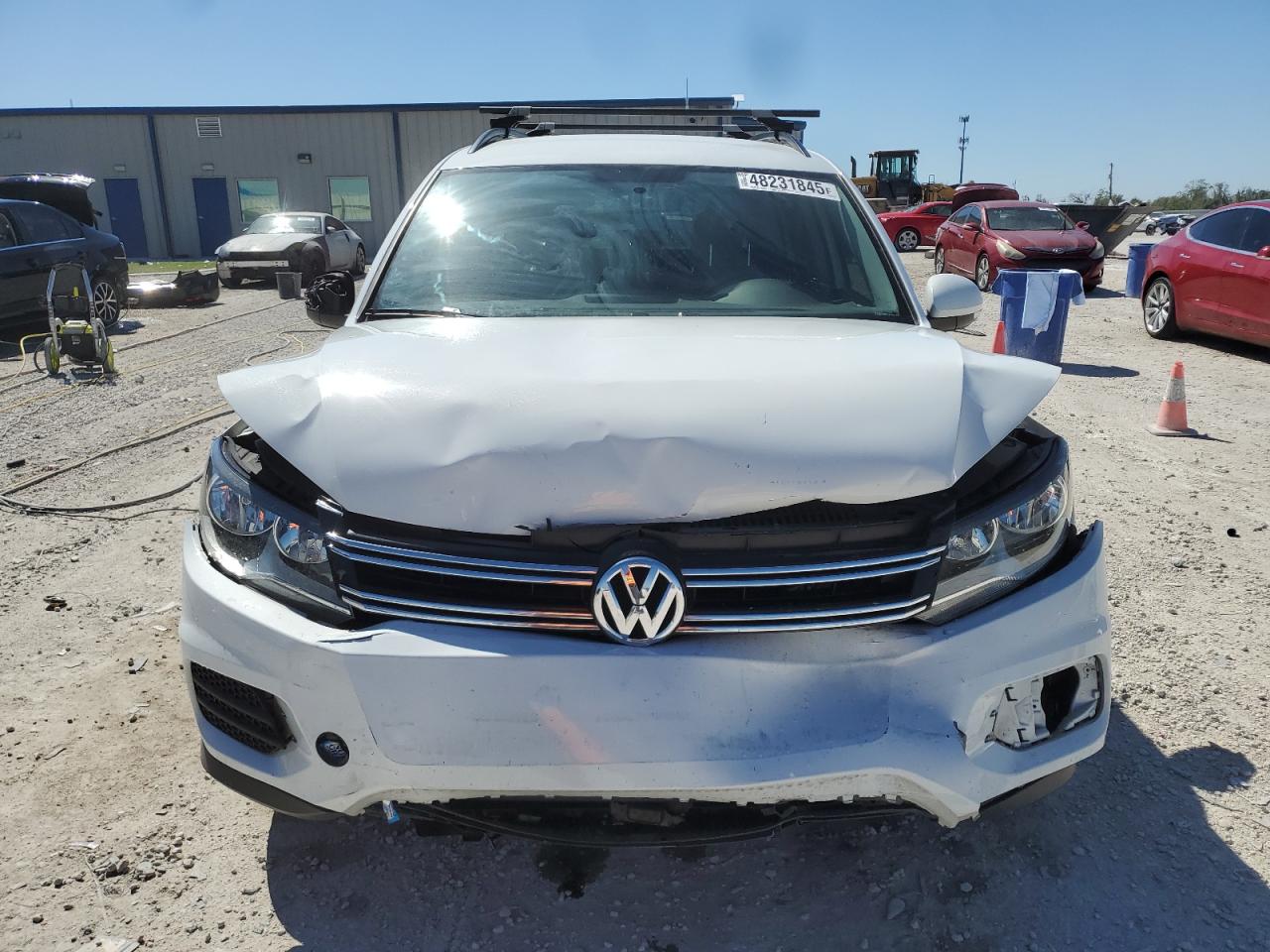 2017 Volkswagen Tiguan - Image 5