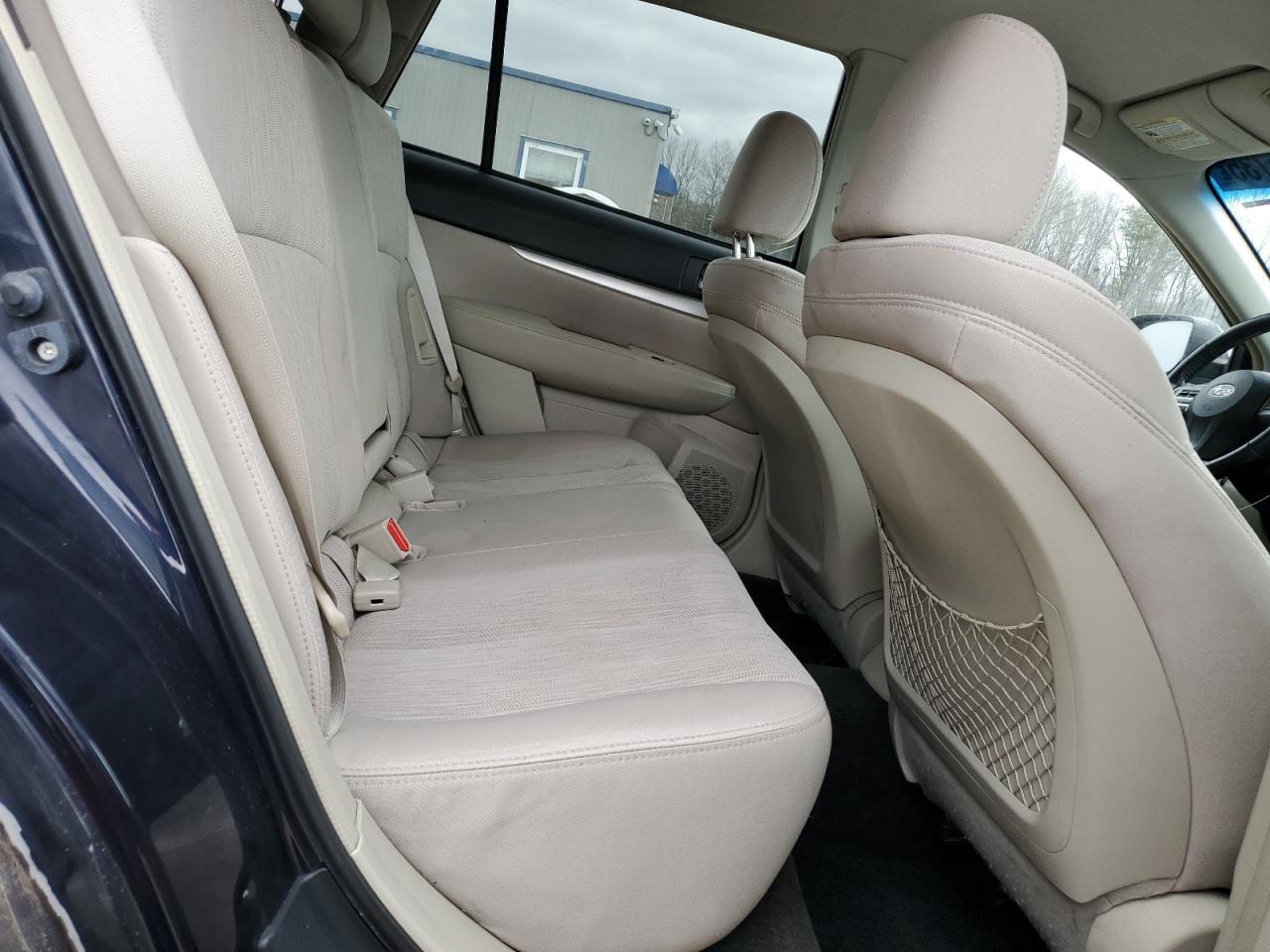 2013 Subaru Outback - Image 11