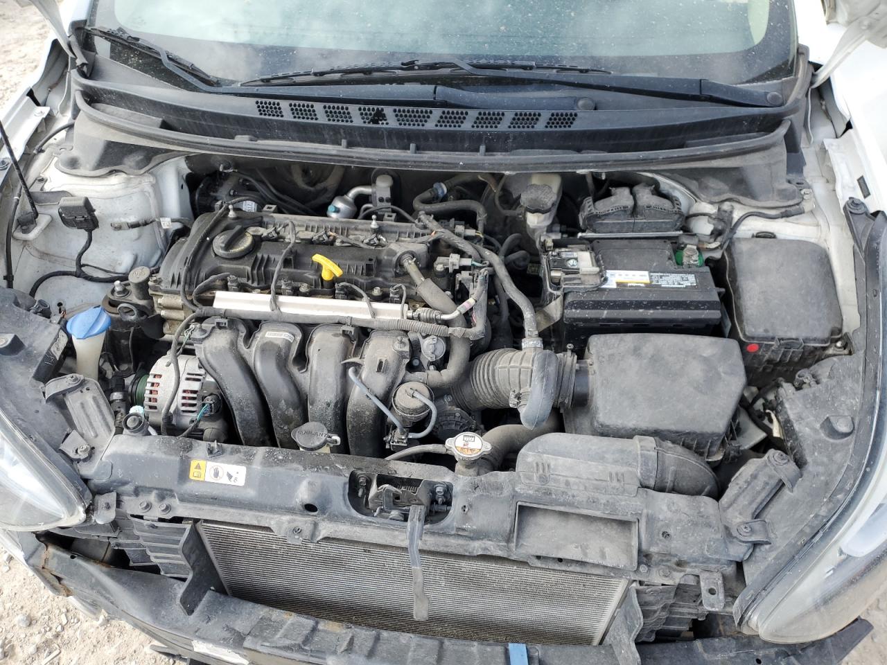 2014 Hyundai Elantra - Image 11