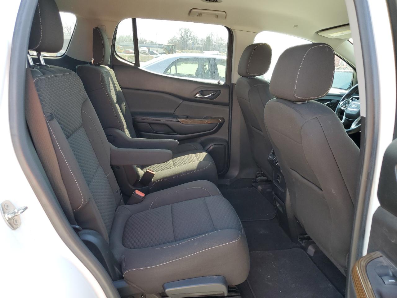 2018 GMC Acadia - Image 11