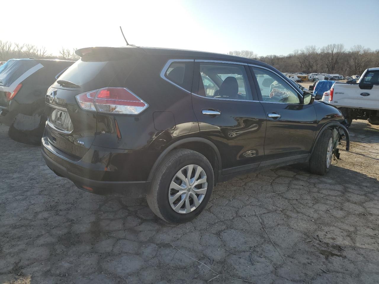 2015 Nissan Rogue - Image 3
