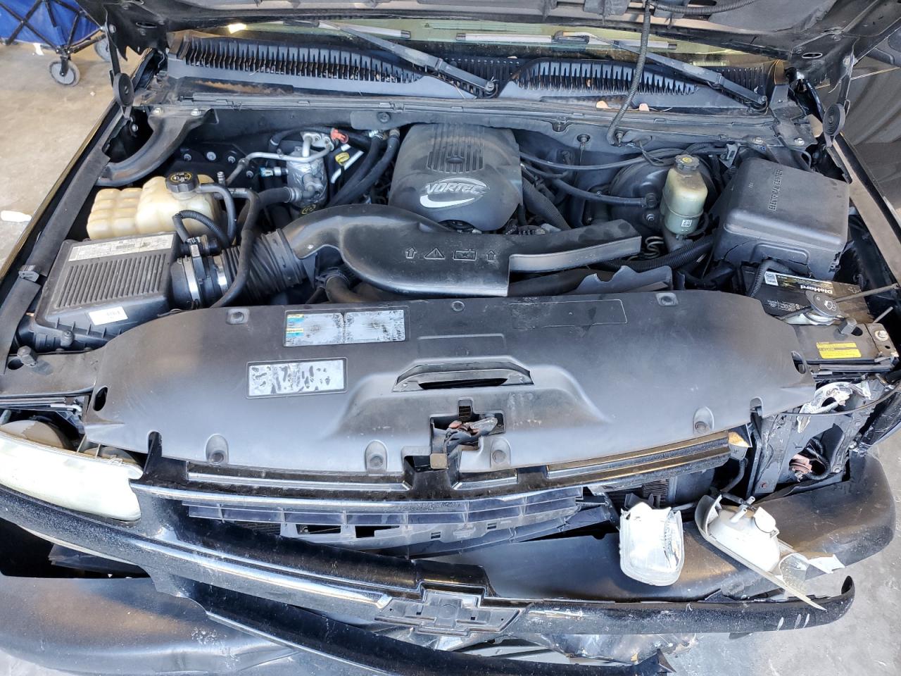 2002 Chevrolet Tahoe - Image 14