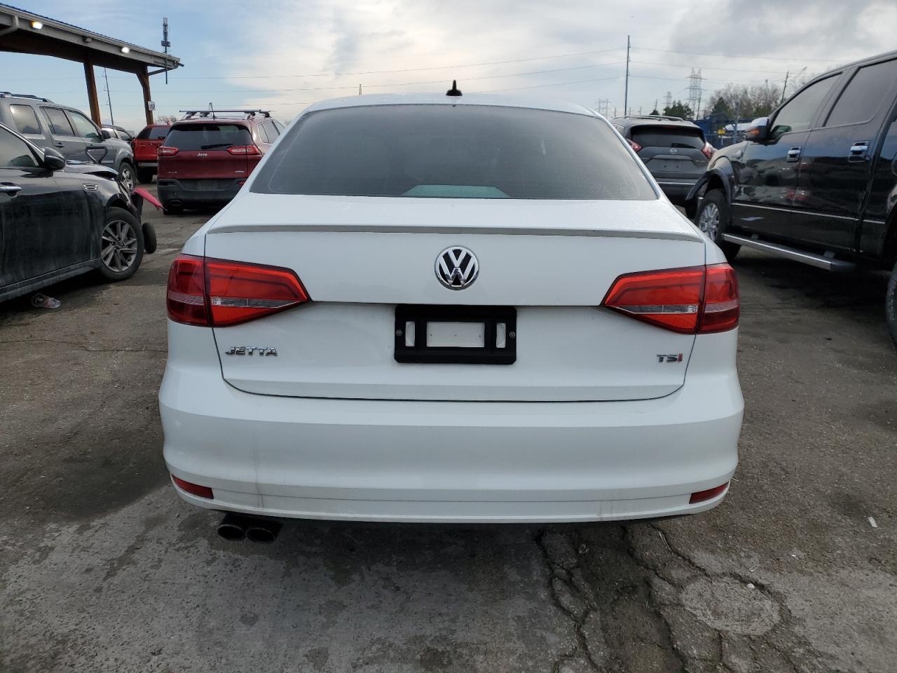 2015 Volkswagen Jetta - Image 6