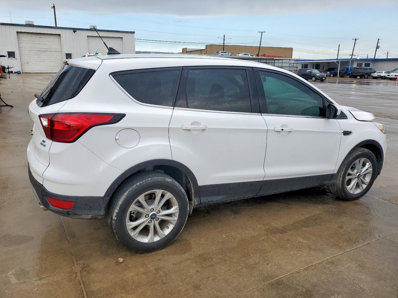 2019 Ford Escape - Image 3