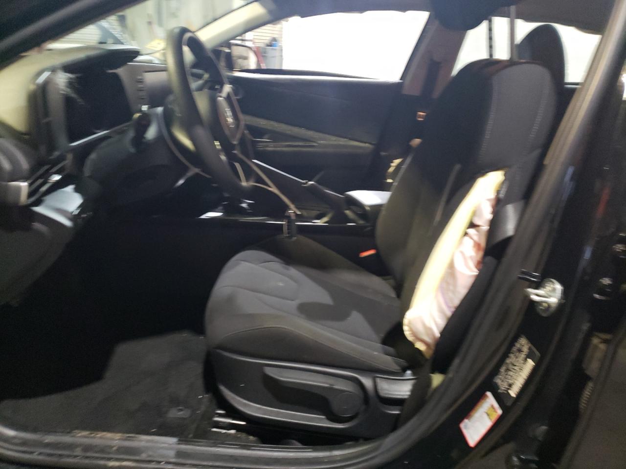 2023 Hyundai Elantra - Image 7