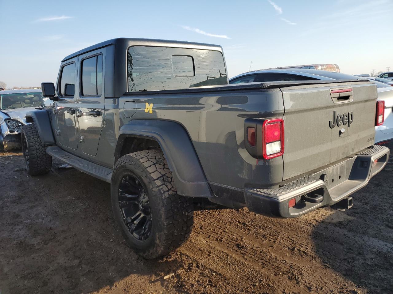 2020 Jeep Gladiator - Image 2
