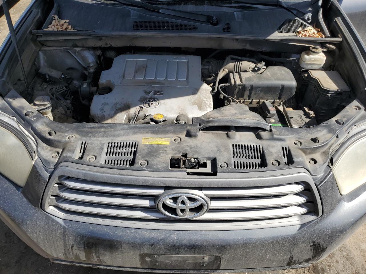 2010 Toyota Highlander - Image 12