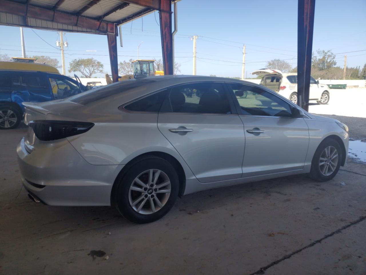 2016 Hyundai Sonata - Image 3