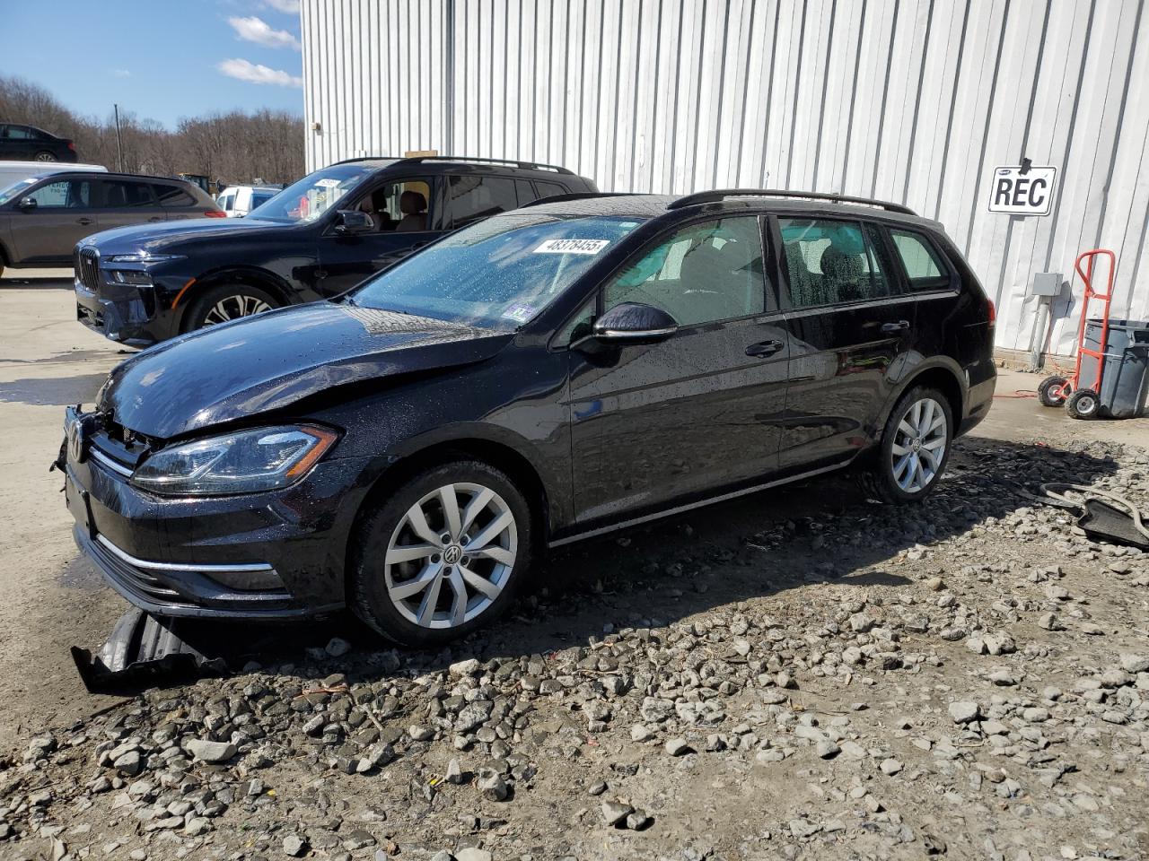 2019 Volkswagen Golf - Image 1
