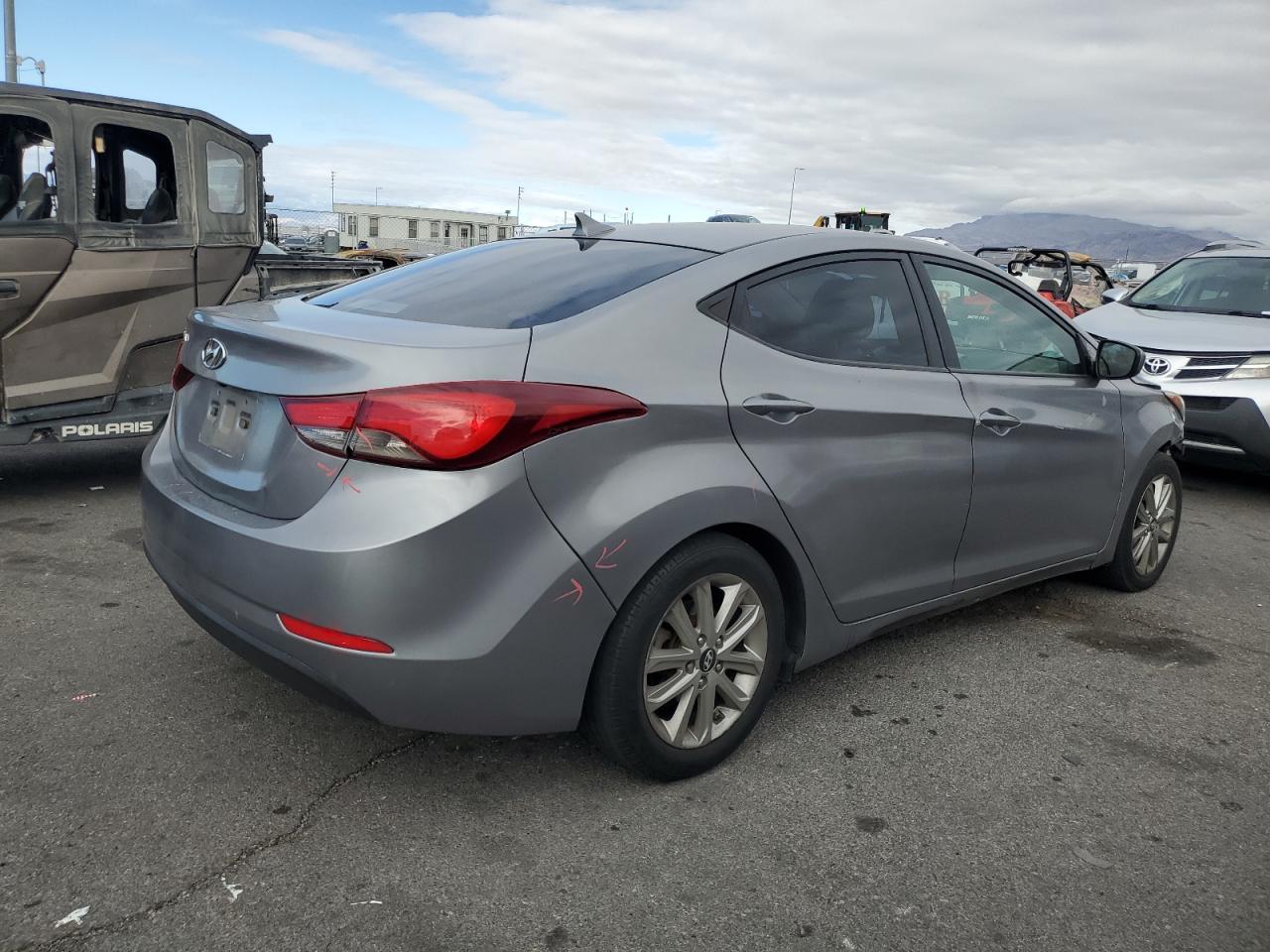 2015 Hyundai Elantra - Image 3