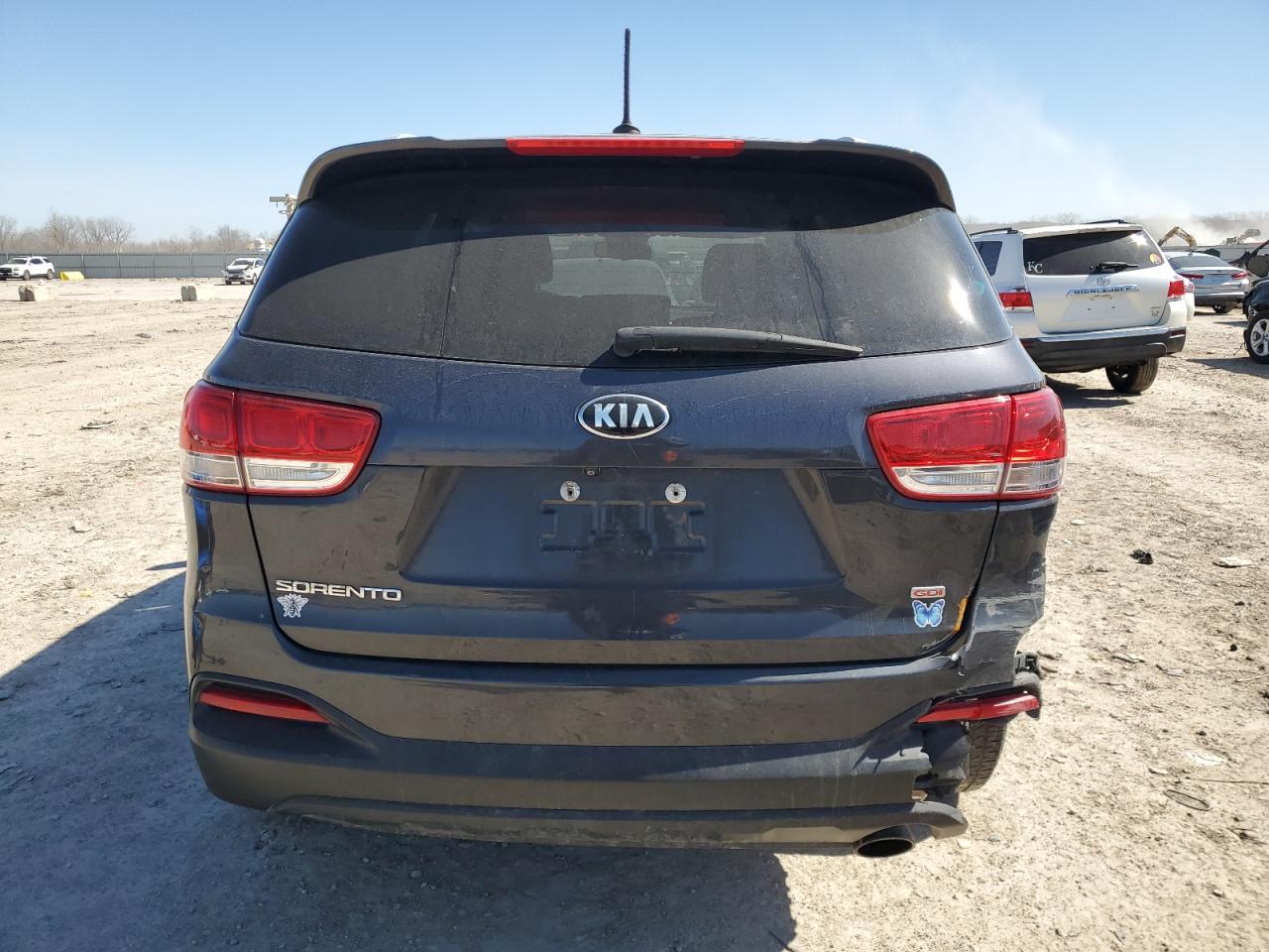 2017 Kia Sorento - Image 6