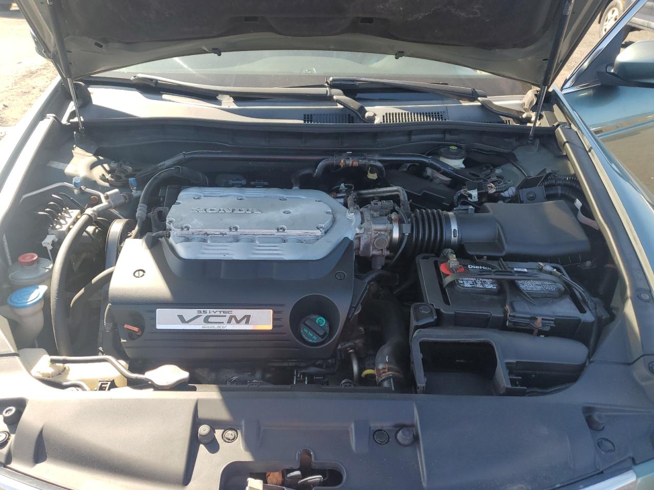 2009 Honda Accord - Image 13