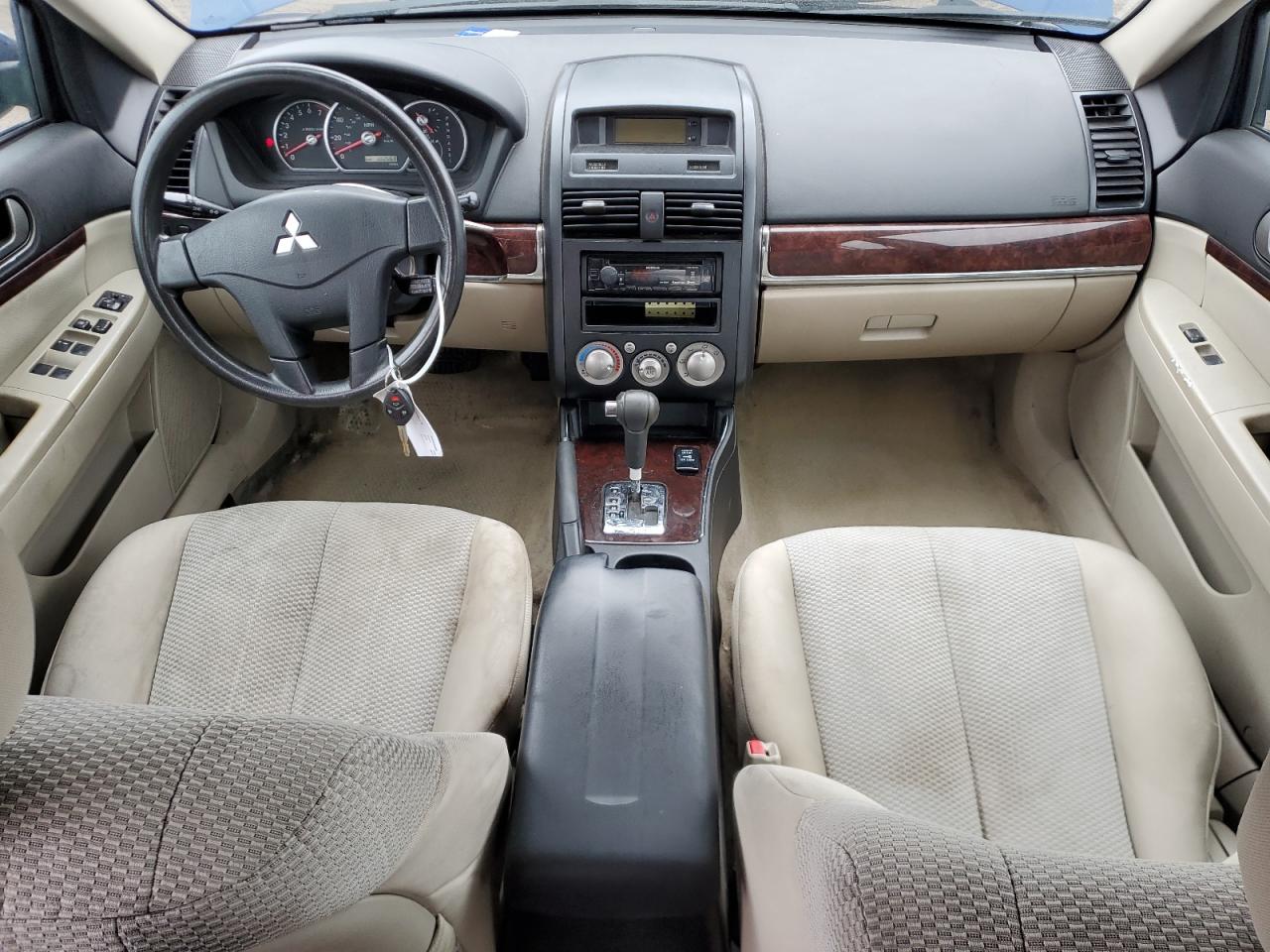 2009 Mitsubishi Galant - Image 8