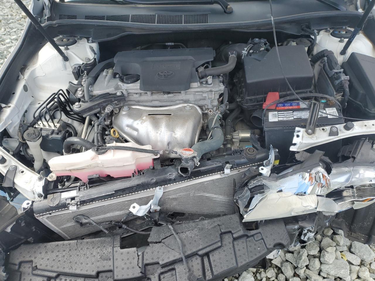 2016 Toyota Camry - Image 12