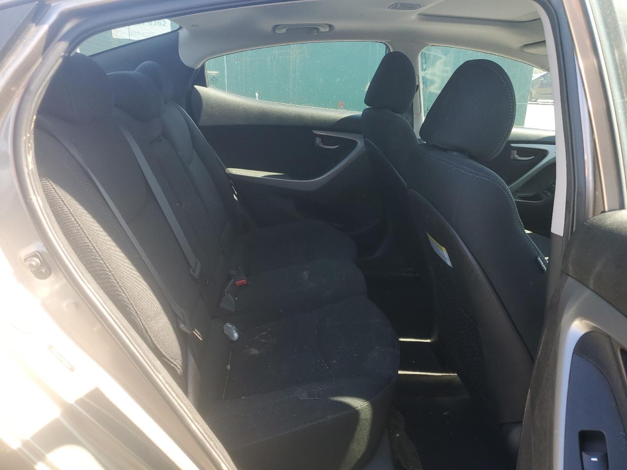 2015 Hyundai Elantra - Image 10