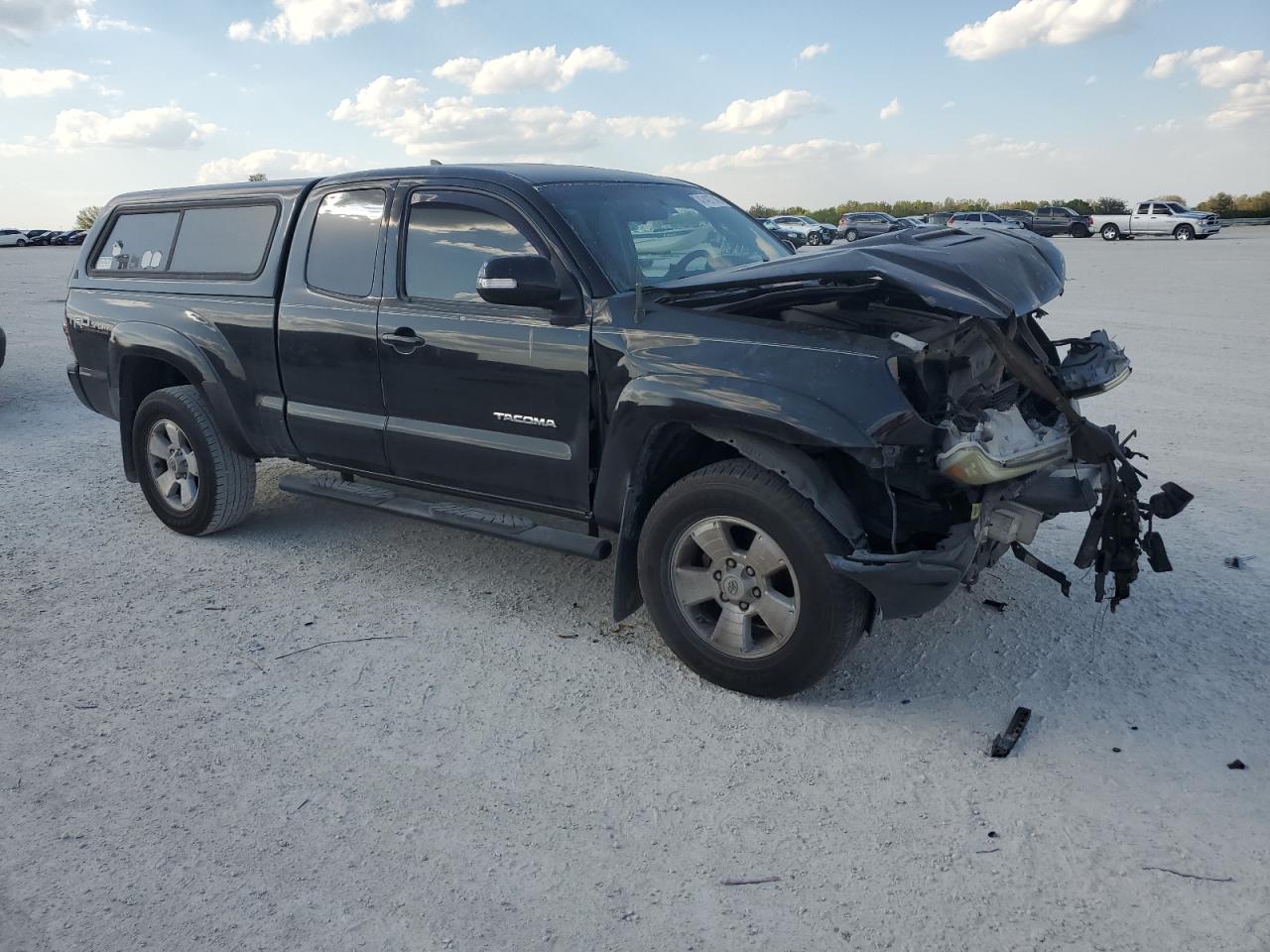 2015 Toyota Tacoma - Image 4