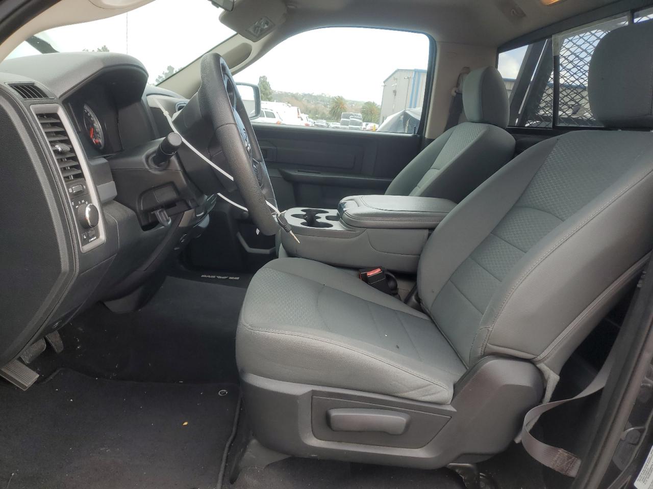 2015 RAM 1500 - Image 7