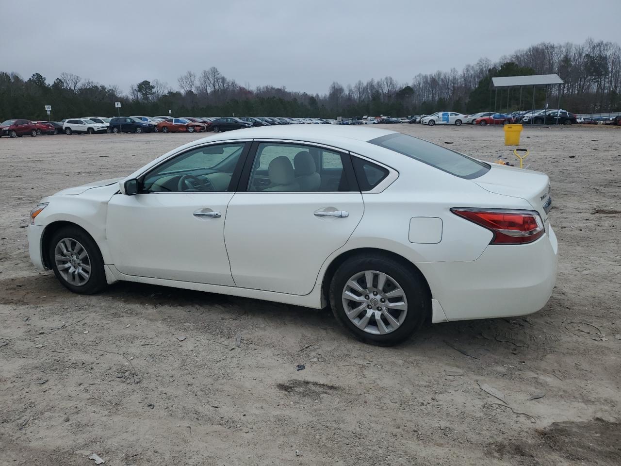 2015 Nissan Altima - Image 2