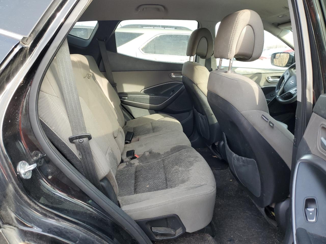 2015 Hyundai Santa Fe - Image 11