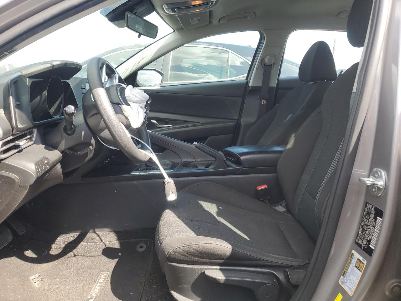 2021 Hyundai Elantra - Image 7