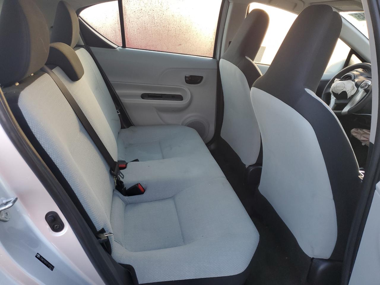 2014 Toyota Prius - Image 10