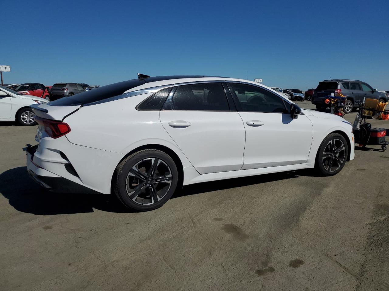 2021 Kia K5 - Image 3