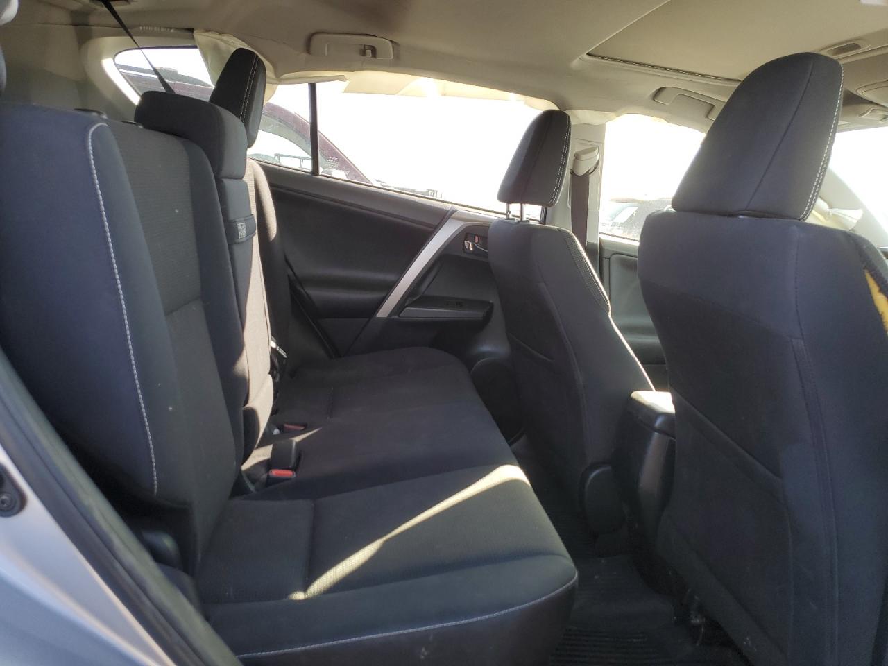 2017 Toyota RAV 4 - Image 11